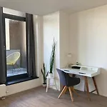 Utulny A Moderny Atelier S Terasou Apartman *