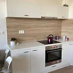Apartman Utulny A Moderny Atelier S Terasou