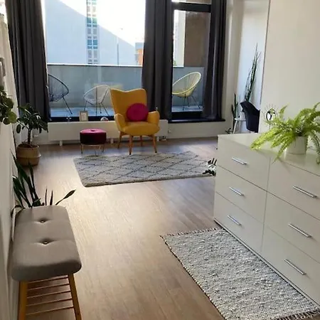 útulný A Moderný Ateliér S Terasou Apartamento