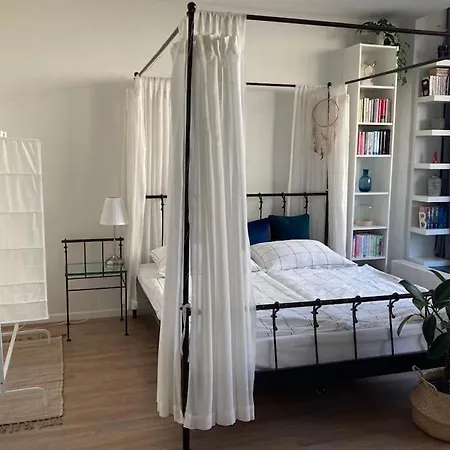 Utulny A Moderny Atelier S Terasou * Братислава