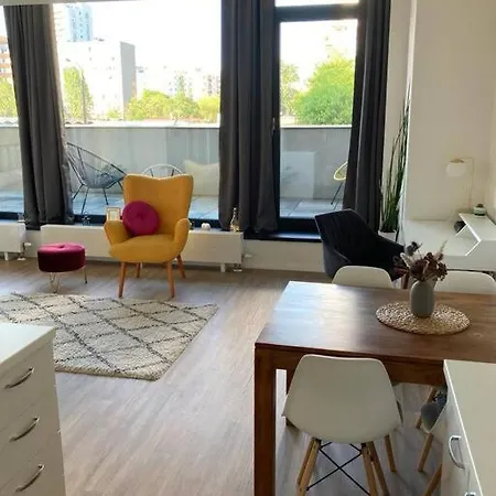 útulný A Moderný Ateliér S Terasou Apartamento