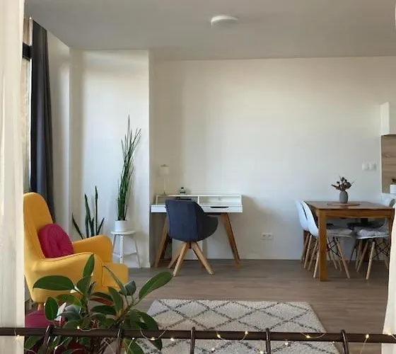 Utulny A Moderny Atelier S Terasou