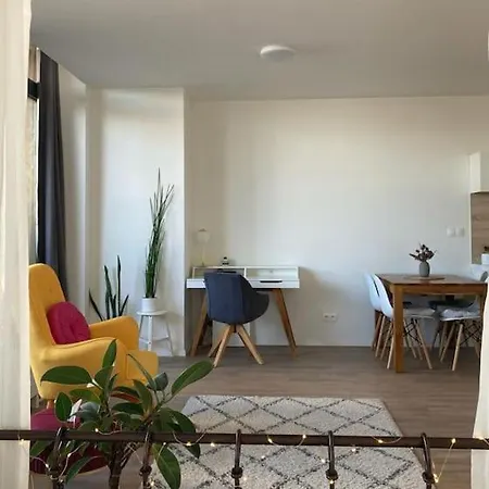 Utulny A Moderny Atelier S Terasou